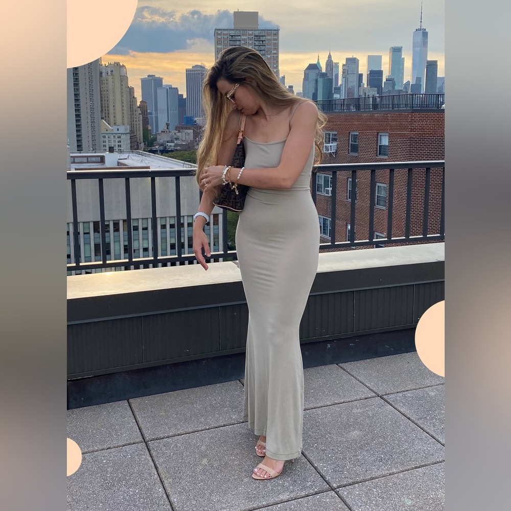 SKIMS Smooth Lounge Dress in NUDE🤎🤩VIRAL TIKTOK DRESS☄️SOLD OUT‼️